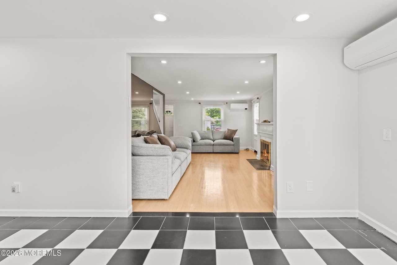 608 Corlies Ave - Photo 5 of 26