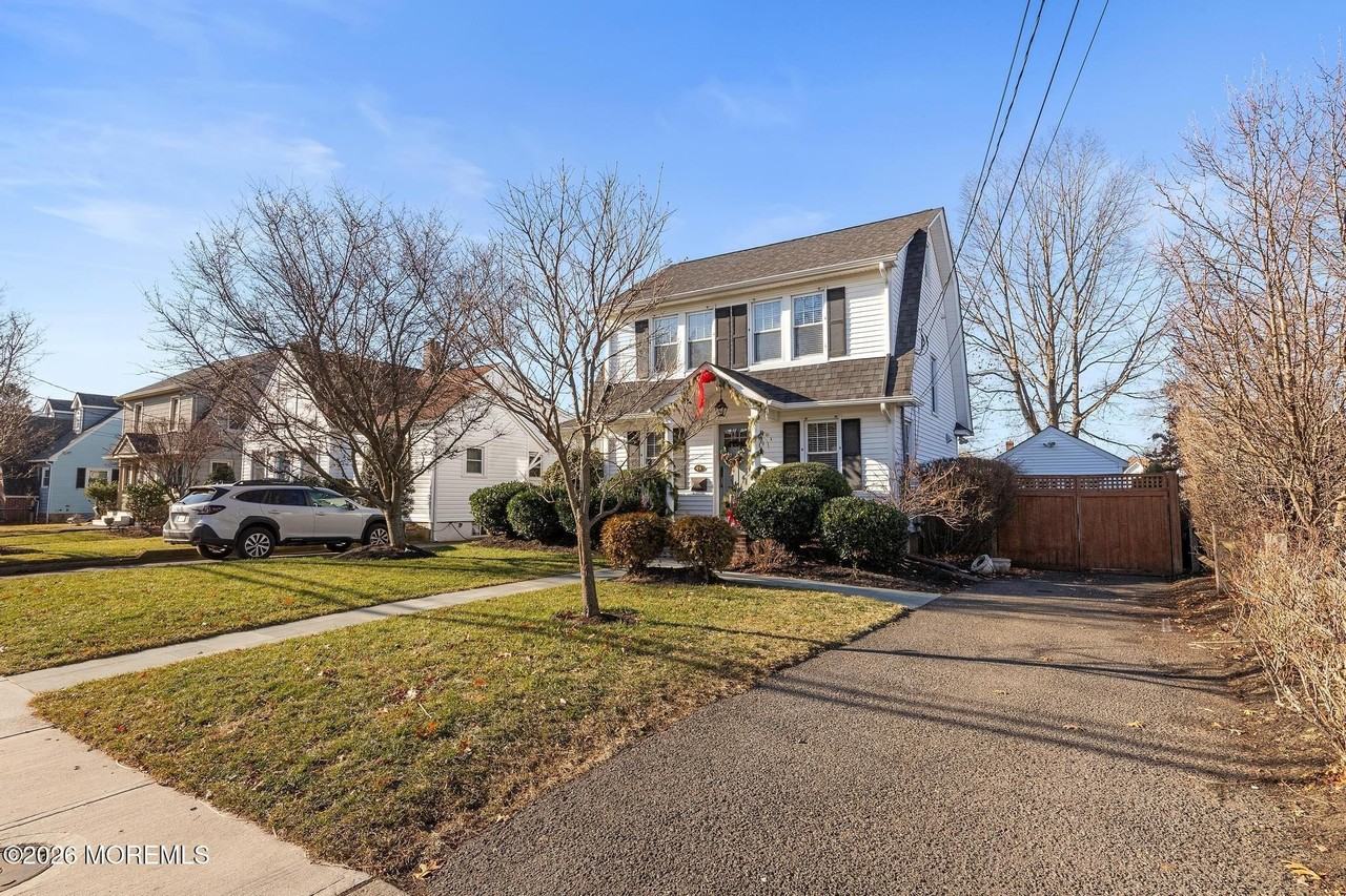 49 Jackson St - Photo 2 of 42