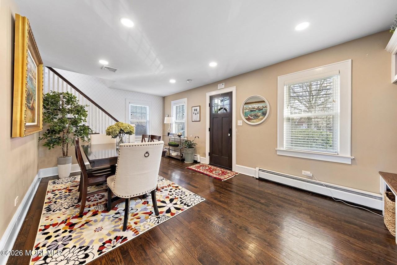 49 Jackson St - Photo 3 of 42