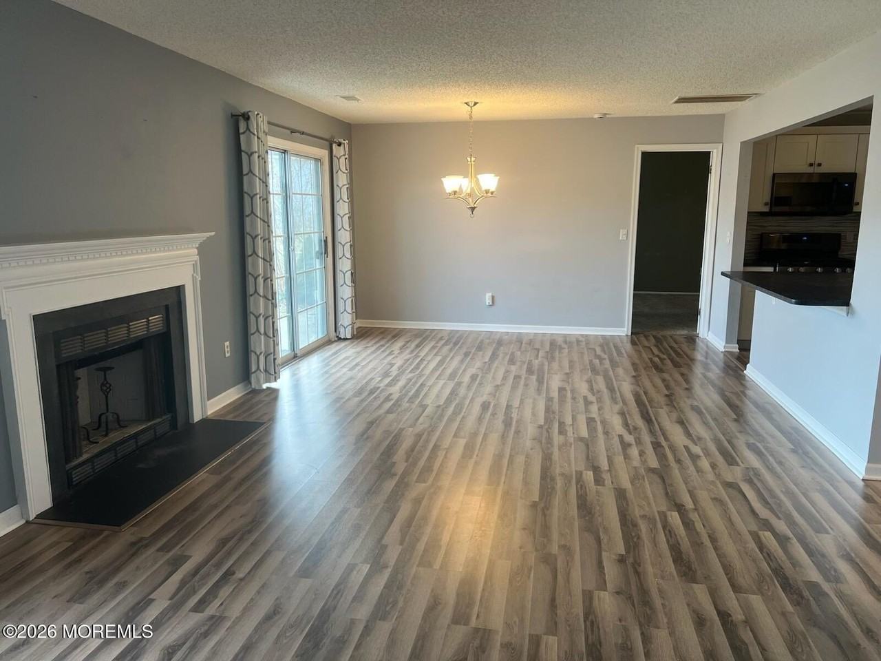 9 Des Moines Ct - Photo 3 of 9