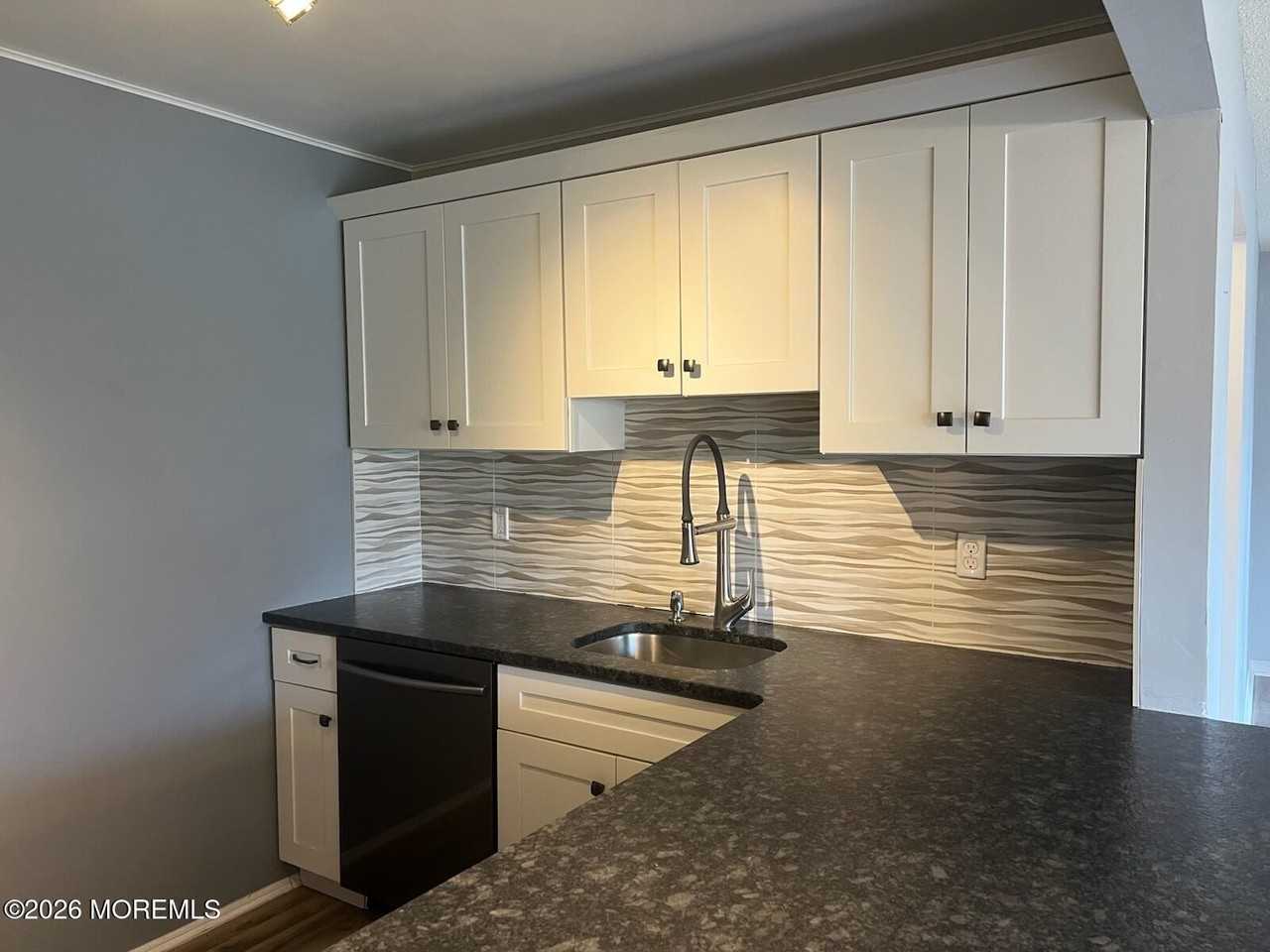 9 Des Moines Ct - Photo 6 of 9