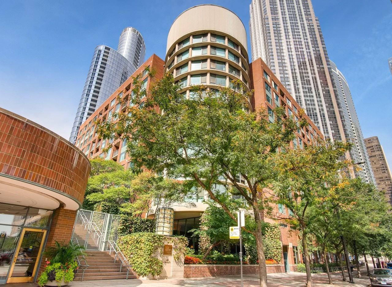 480 N Mcclurg Ct Apt 506 #506 - Photo 2 of 14