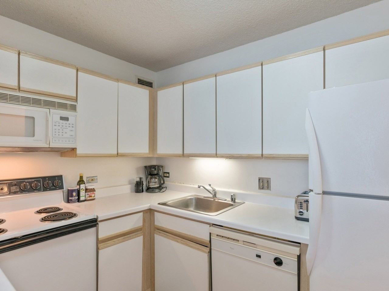 480 N Mcclurg Ct Apt 1007 #1007 - Photo 7 of 13