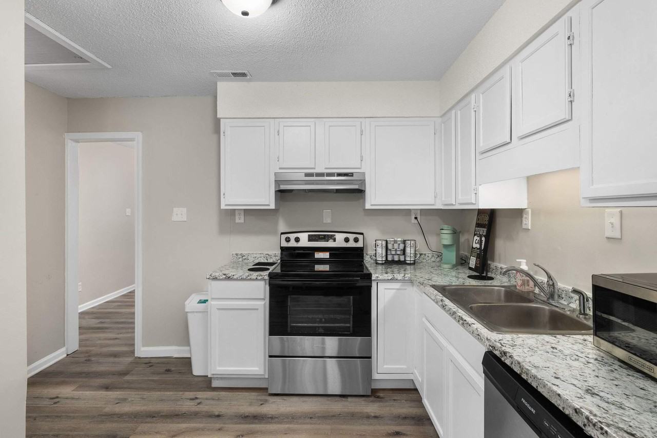 Longleaf Dr - Photo 7 of 15