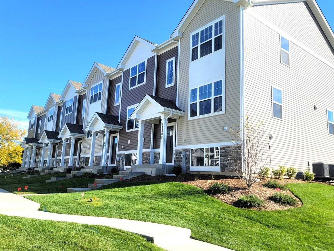 6550 Linden Trl Unit F #F - Photo 2 of 19