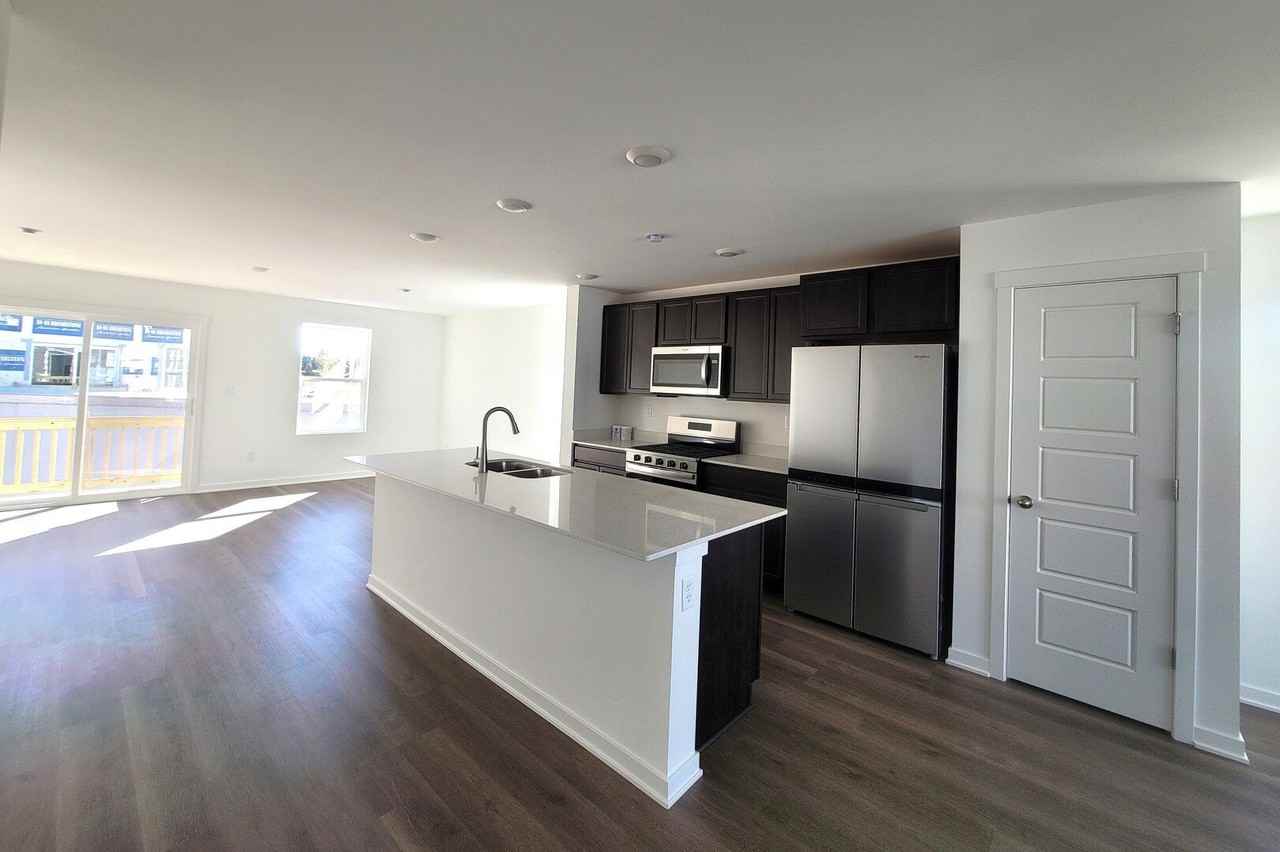 6550 Linden Trl Unit F #F - Photo 4 of 19