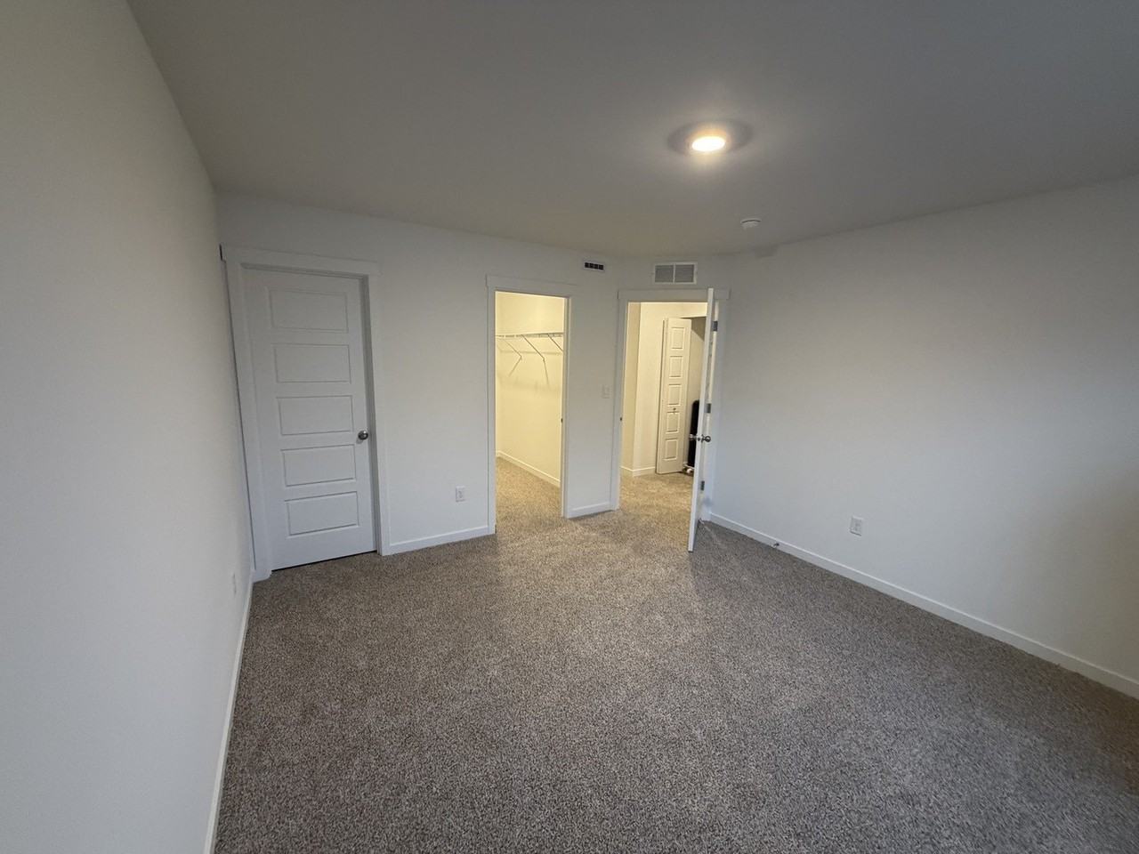 6540 Linden Trl Unit B #B - Photo 4 of 7