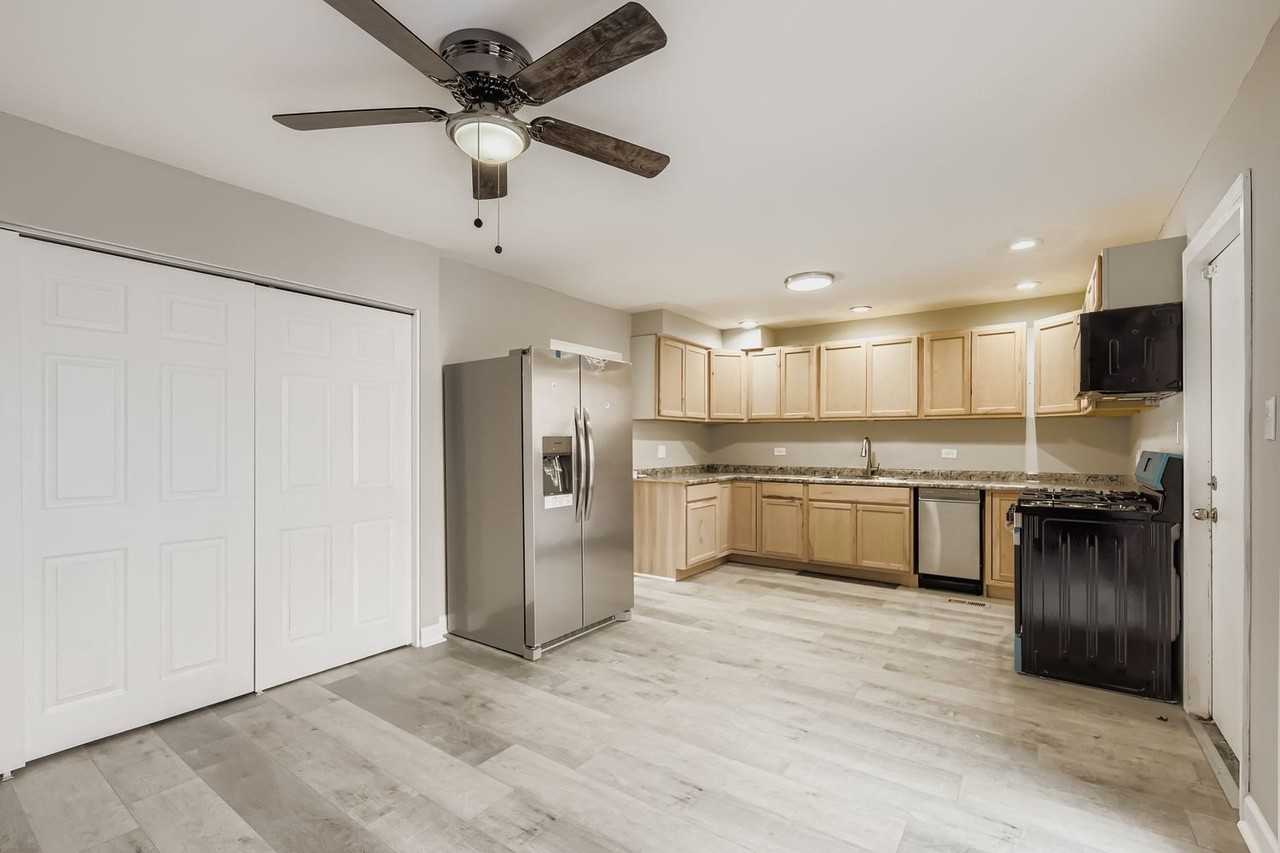 8001 S Essex Ave - Photo 3 of 11