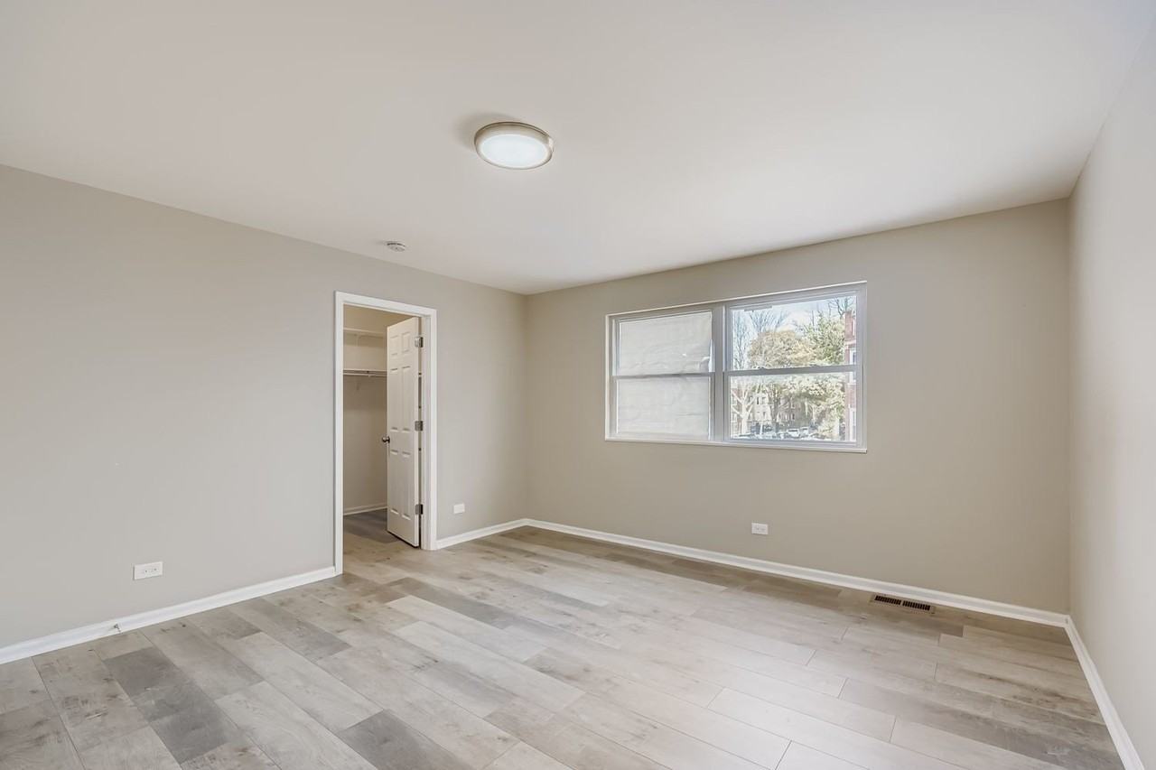 8001 S Essex Ave - Photo 6 of 11