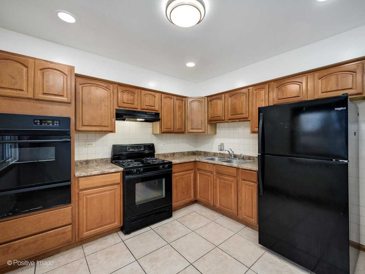 68 N Albert St - Photo 5 of 15