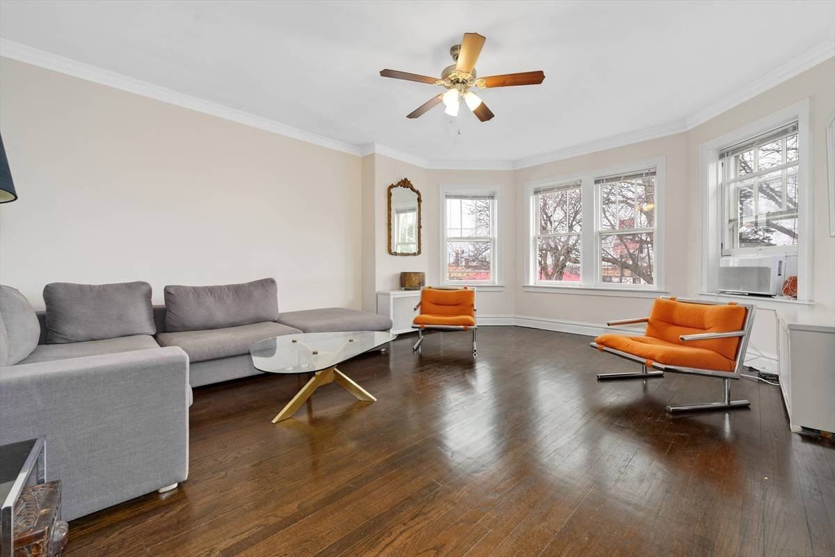 3617 N Sawyer Ave Apt 1 #1 - Photo 4 of 14