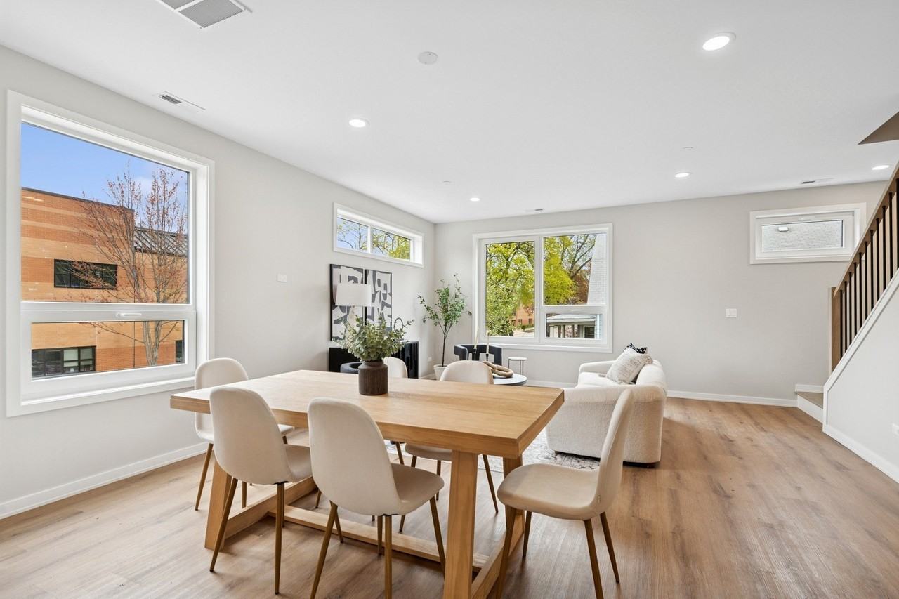 944 Beloit Ave Unit 4 #4 - Photo 7 of 34