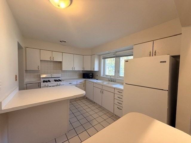 363 Maple St - Photo 4 of 17