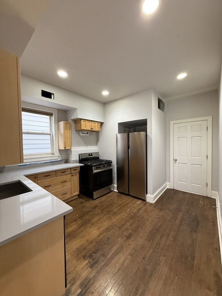 3252 W Crystal St Unit 2 #2 - Photo 4 of 13