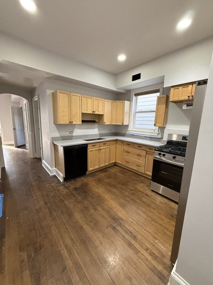 3252 W Crystal St Unit 2 #2 - Photo 5 of 13