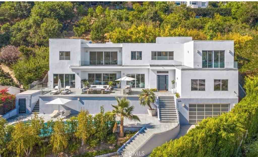 12148 Travis St - Photo 2 of 31