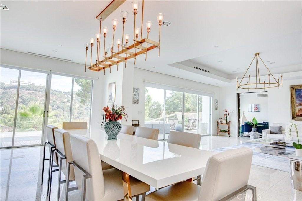 12148 Travis St - Photo 3 of 31