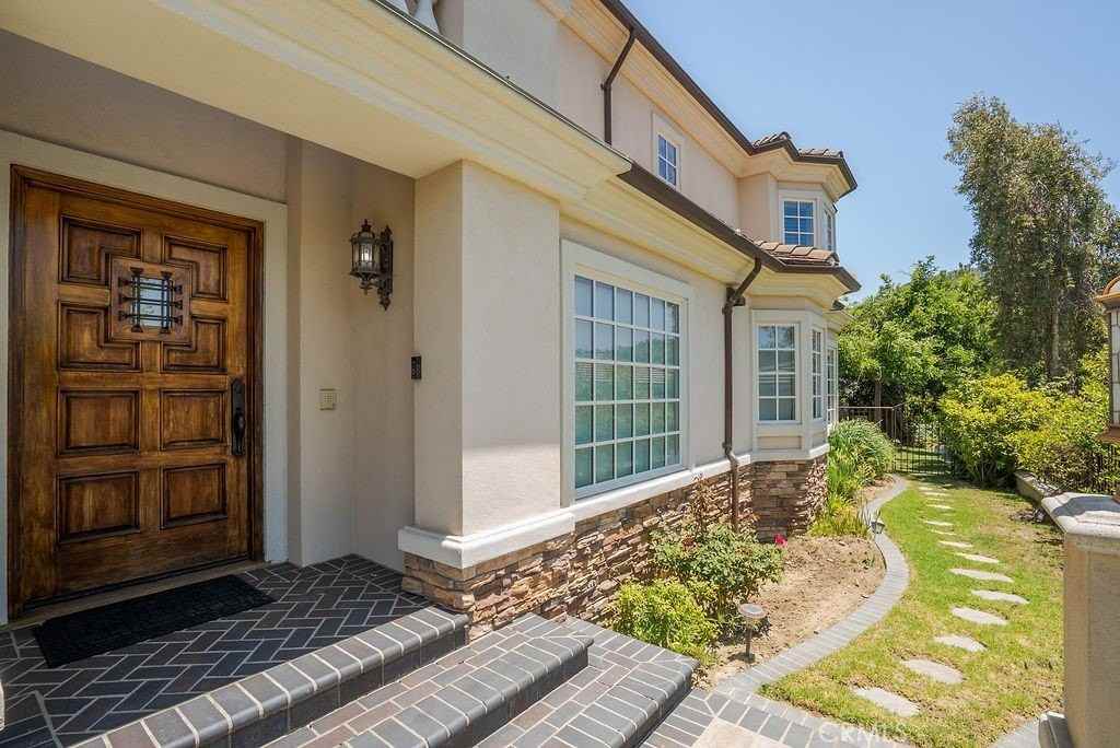 1562 Arundle Pl - Photo 3 of 30