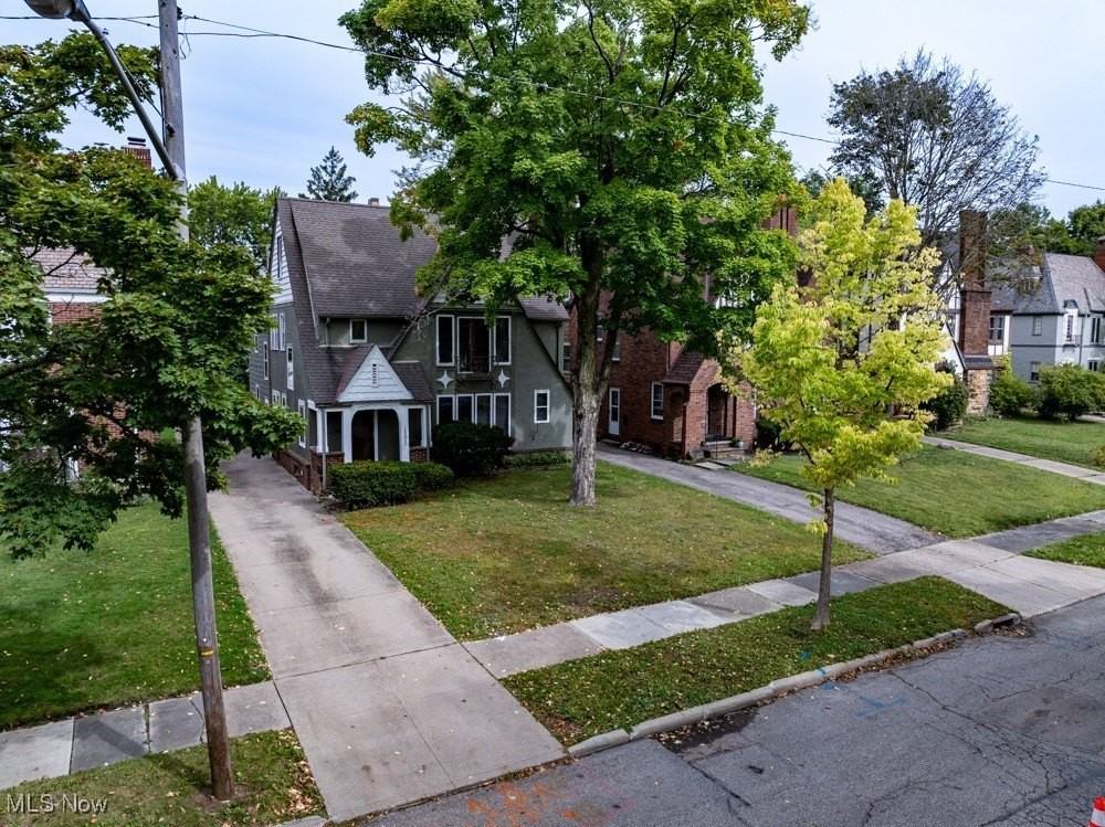 18405 Newell Rd - Photo 2 of 23