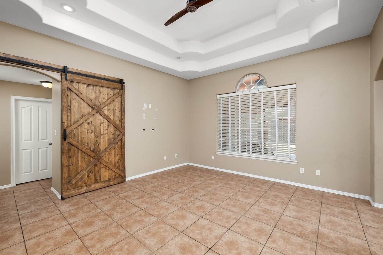 110 San Marcos St - Photo 2 of 11