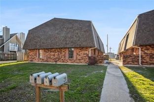 28 Brandon Hall Dr #D - Photo 1 of 1