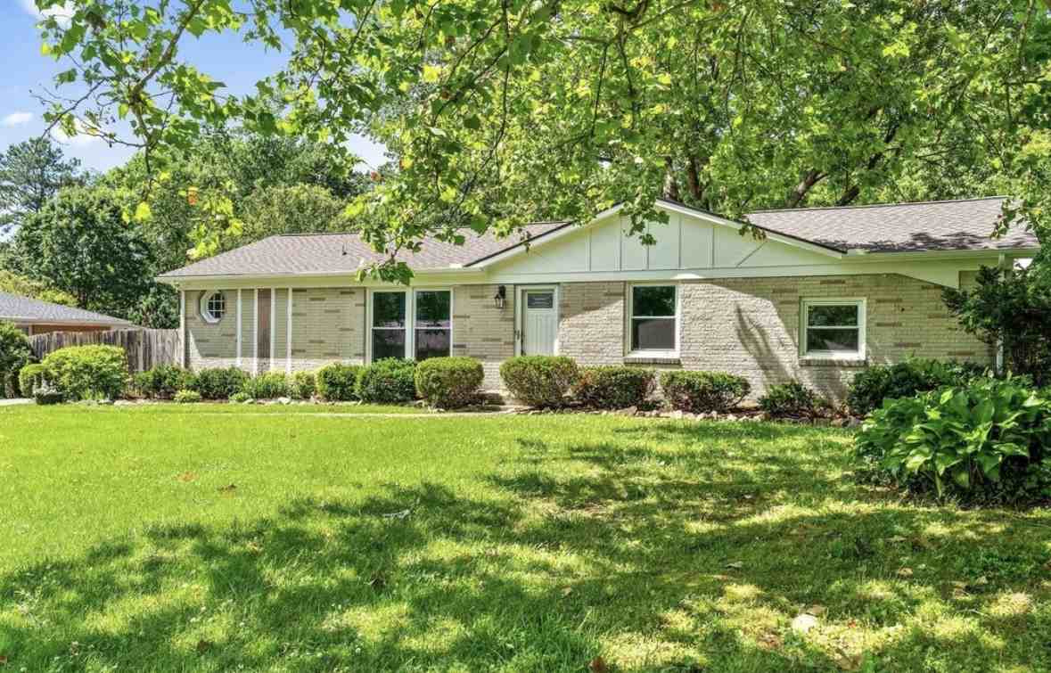 131 Brandywine Dr #1 - Photo 2 of 19