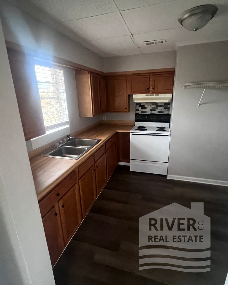 111 Parker Dr #111 - Photo 4 of 9