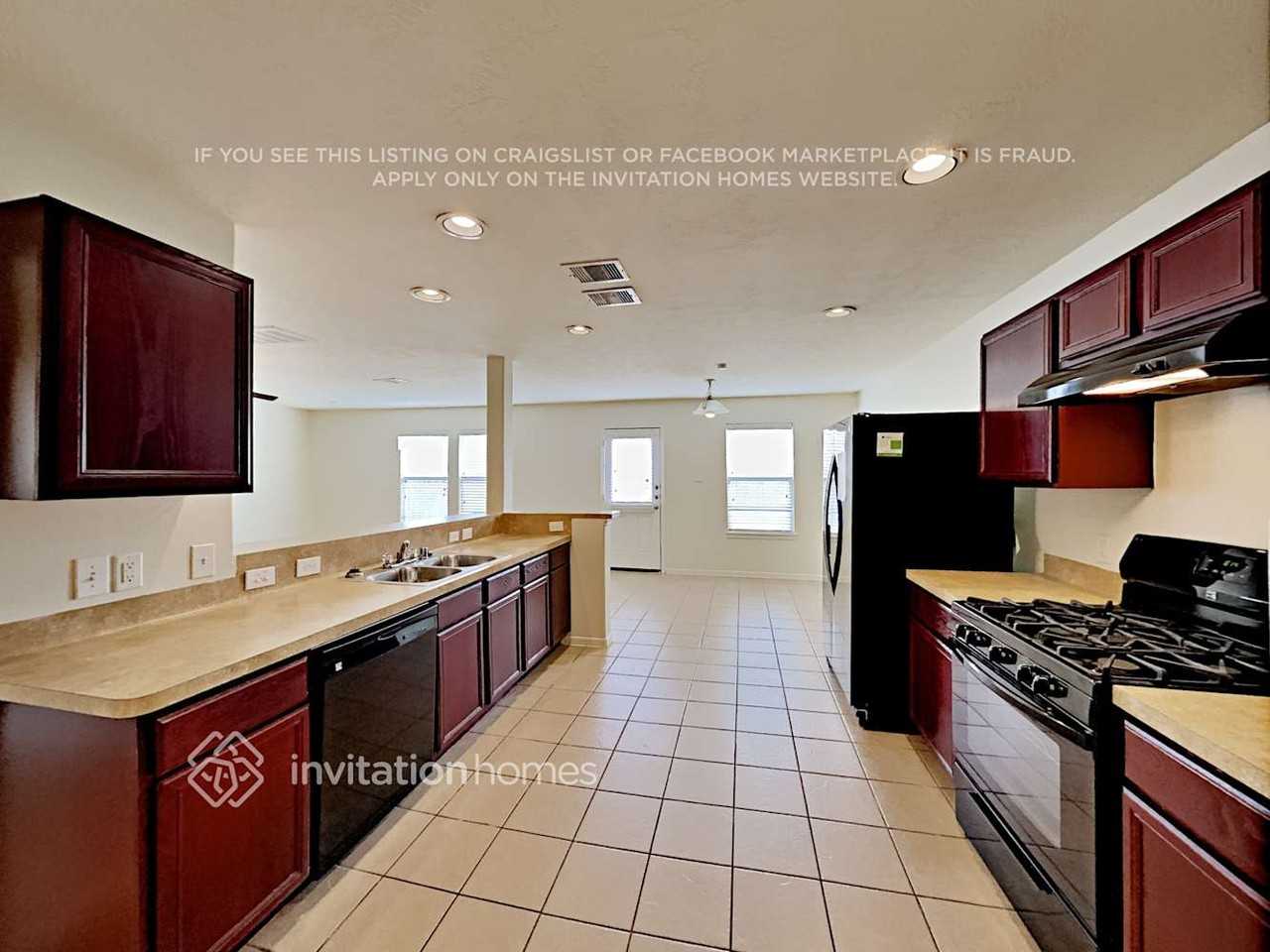 2411 Lago Mirado Way - Photo 7 of 22