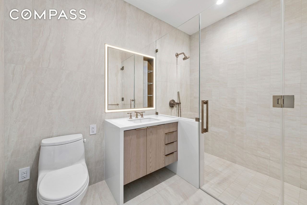 3 Court Sq - Photo 7 of 7