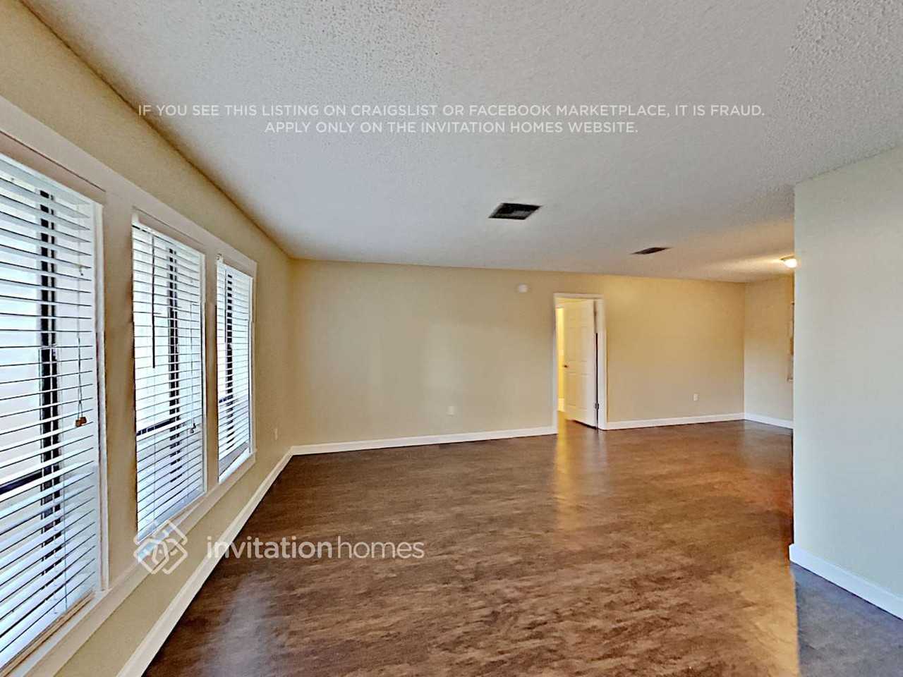 2711 Citron Dr - Photo 4 of 20