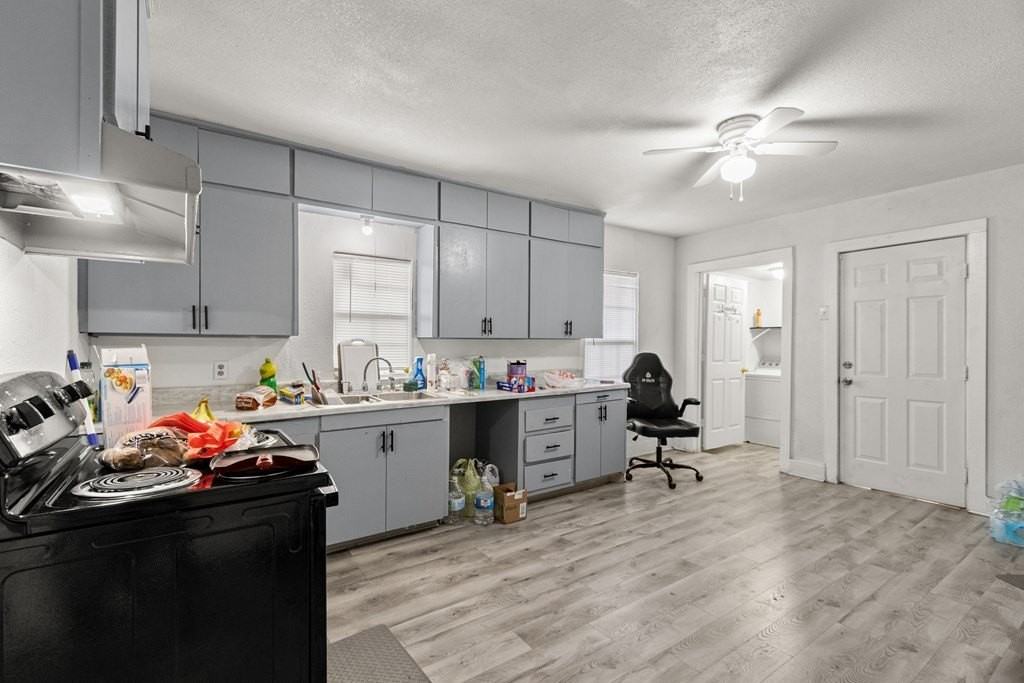 1322 N Lincoln Ave - Photo 4 of 27