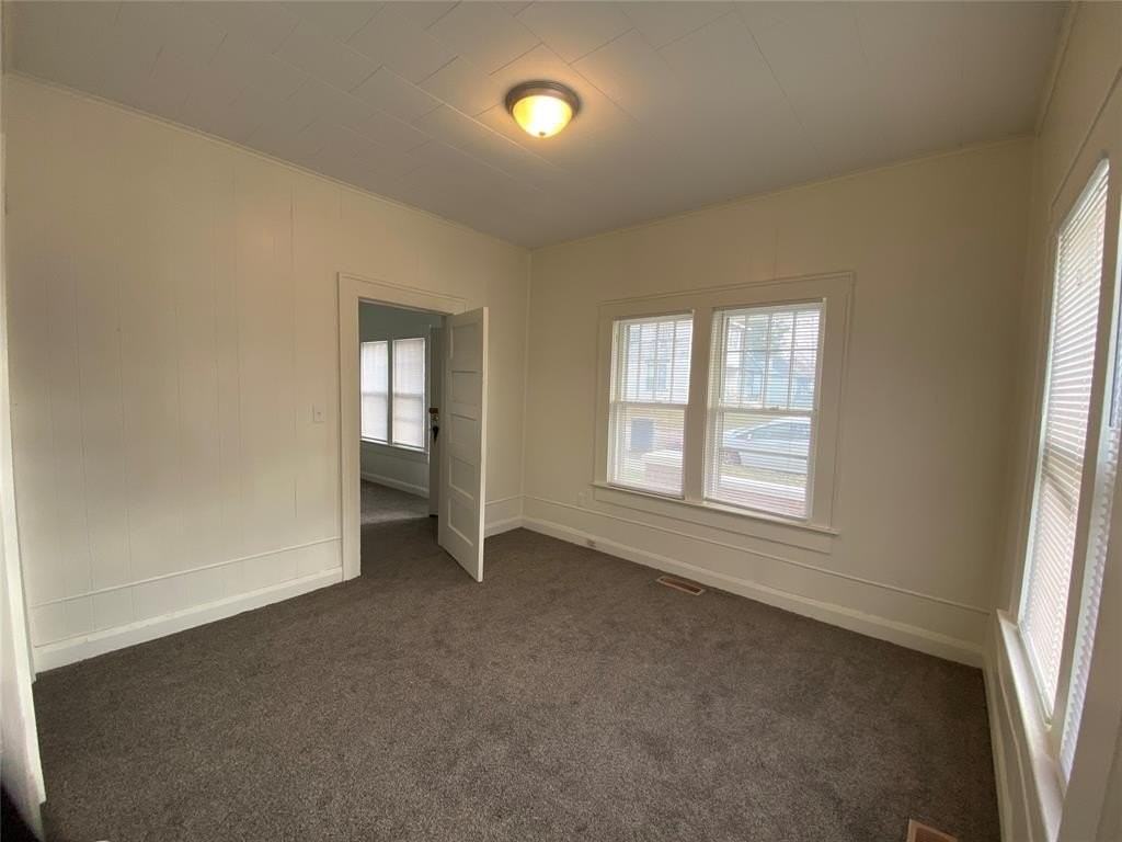 132 N Draper Ave - Photo 4 of 8