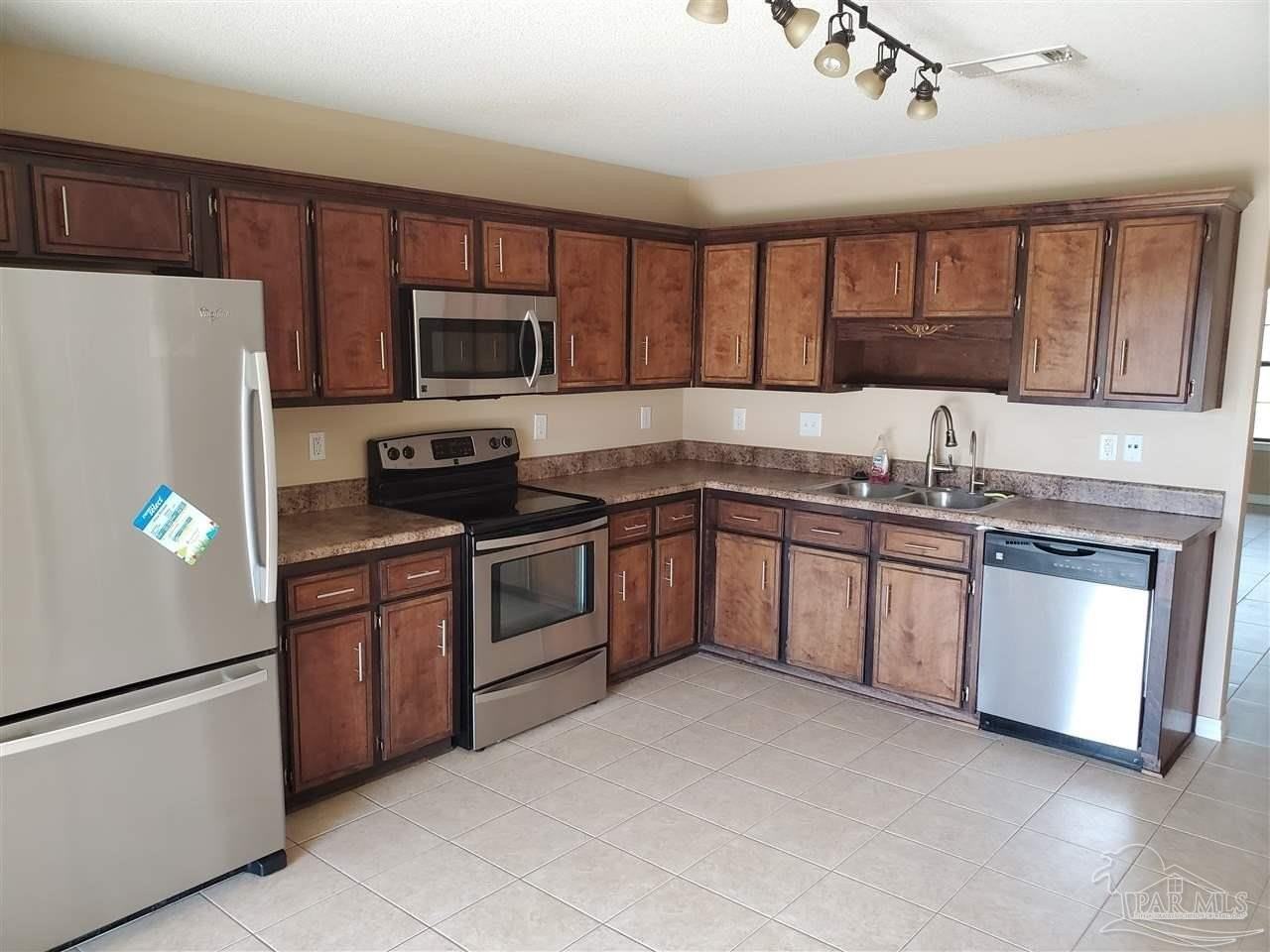 1921 Luneta St - Photo 6 of 14