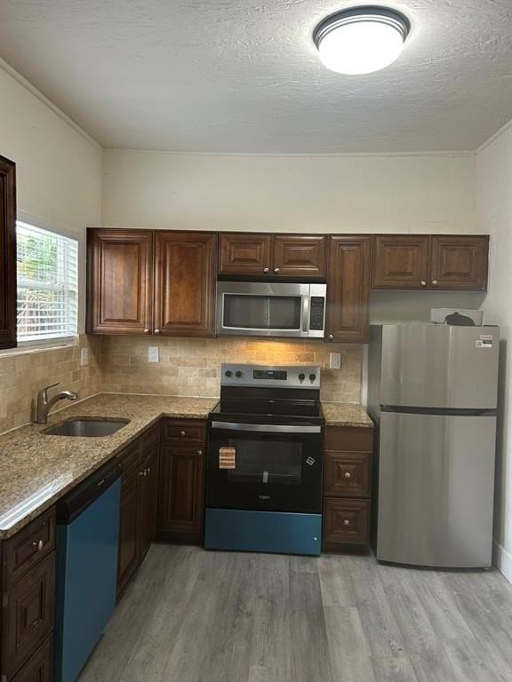 823 Ne 14th Pl - Photo 4 of 18