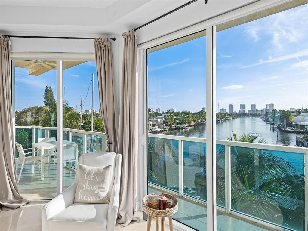 516 Hendricks Isle #4C - Photo 2 of 35