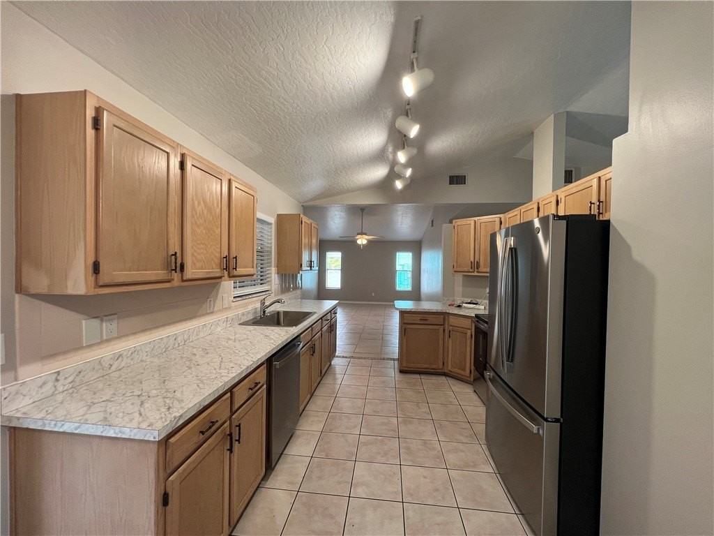 762 Bayfront Ter - Photo 5 of 16