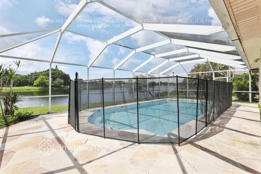 10320 Nw 18th Pl - Photo 2 of 3