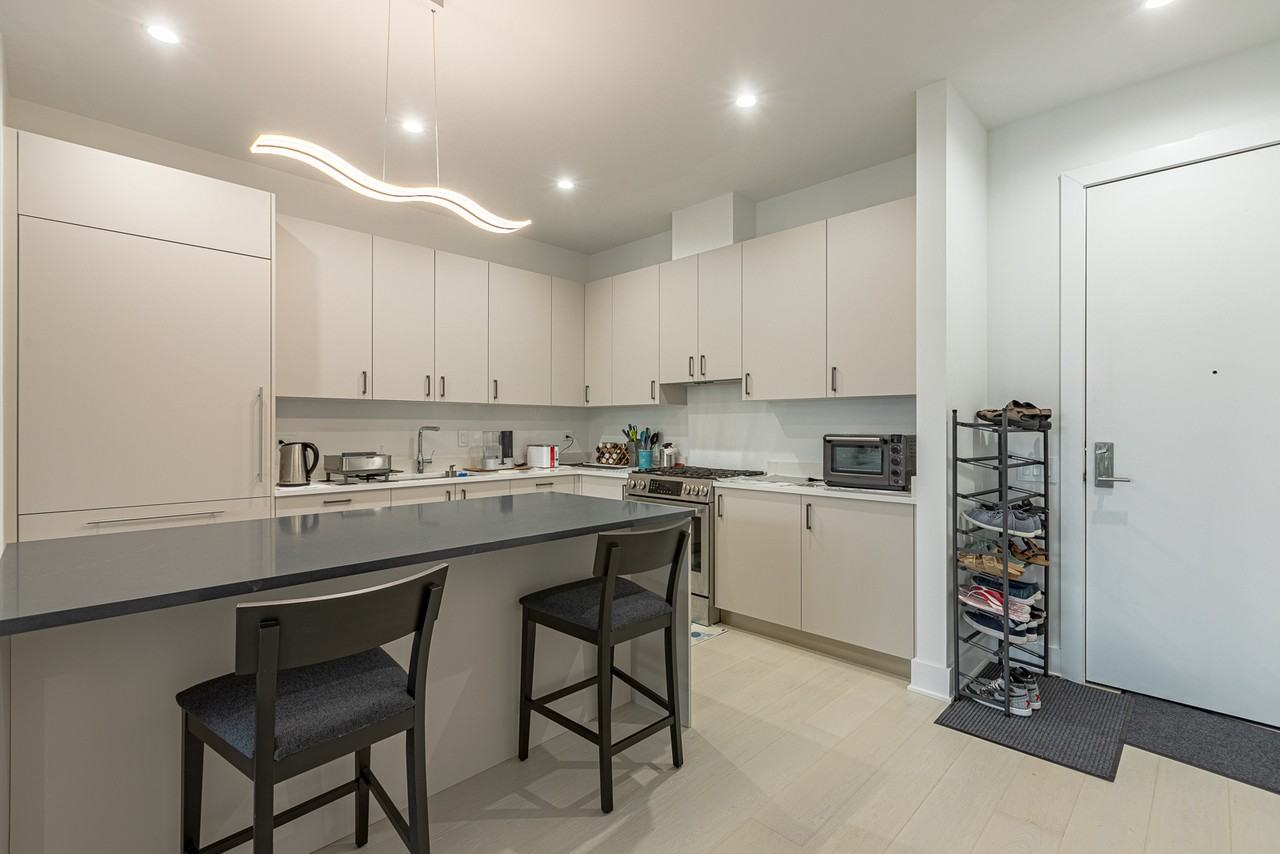 1701 West Webster Avenue #702 - Photo 2 of 17