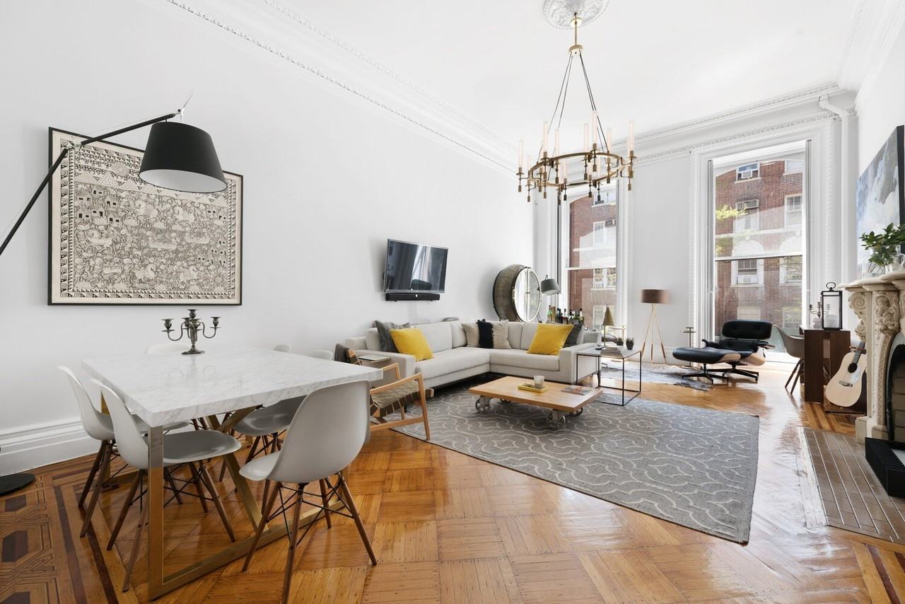 27 W 9th St #2 - Photo 3 of 6