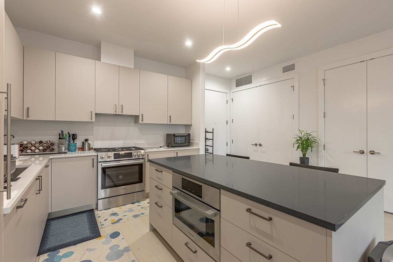 1701 West Webster Avenue #702 - Photo 7 of 17