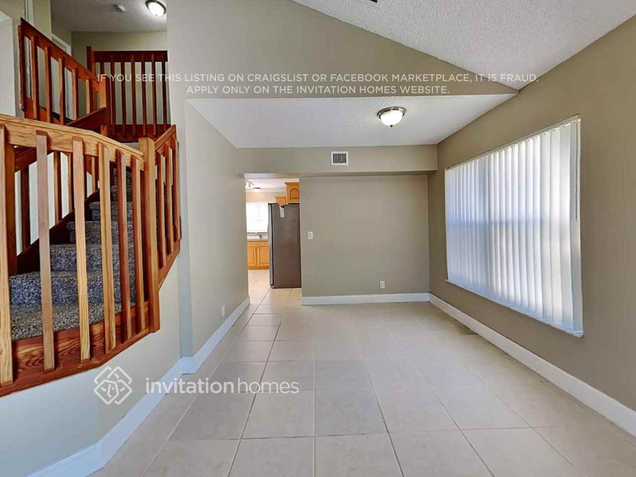 5170 Foxhall Dr N - Photo 4 of 19