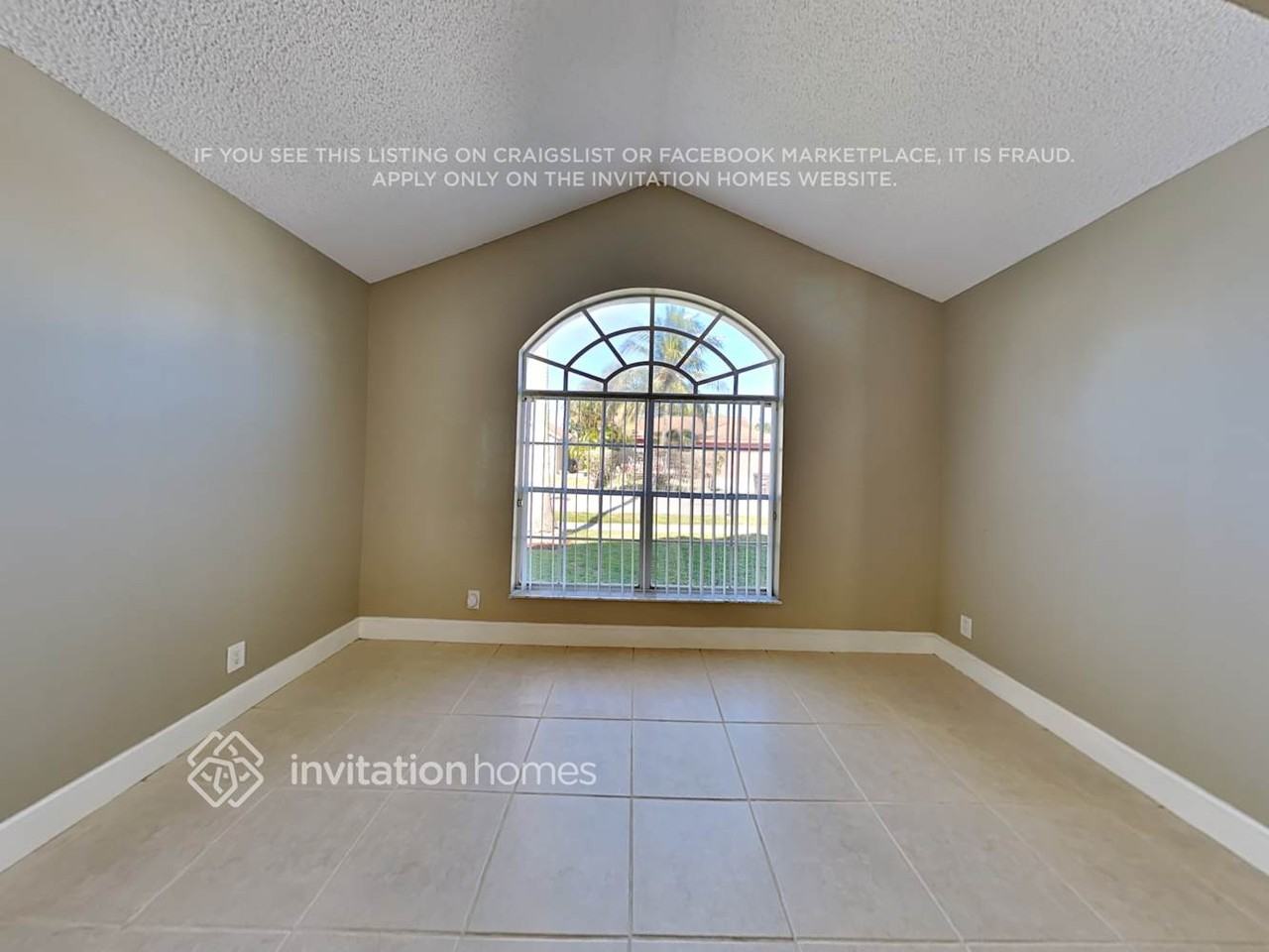 5170 Foxhall Dr N - Photo 5 of 19