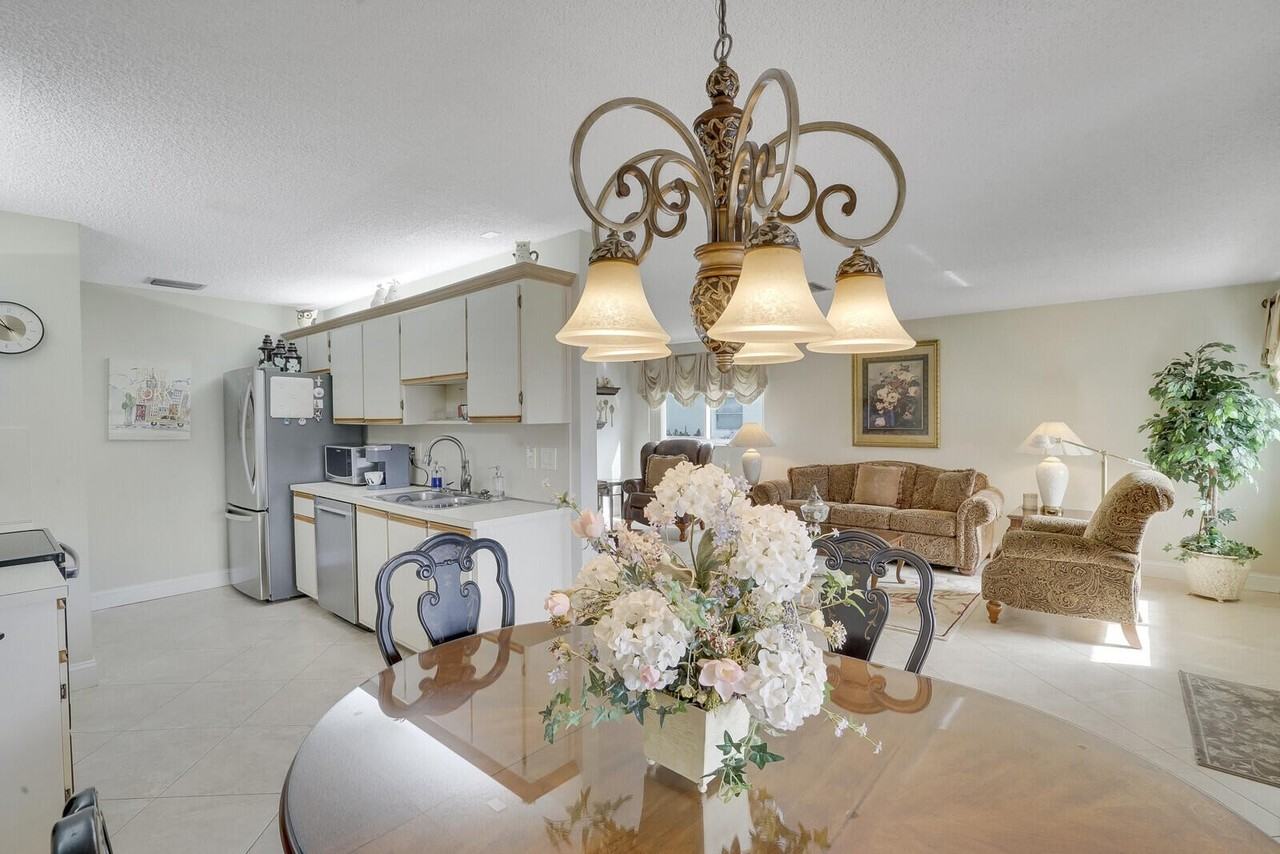 5449 Janice Ln - Photo 7 of 32