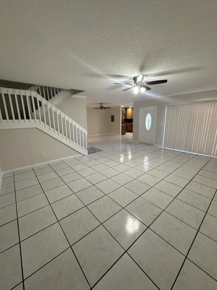 1795 N Congress Ave - Photo 5 of 15