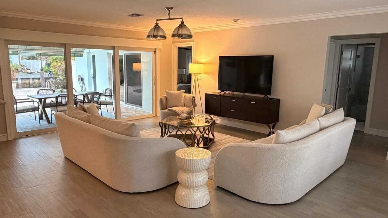 5567 Rico Dr - Photo 3 of 28