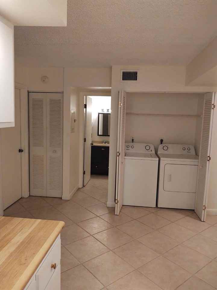 6341 Chasewood Dr #B - Photo 7 of 14