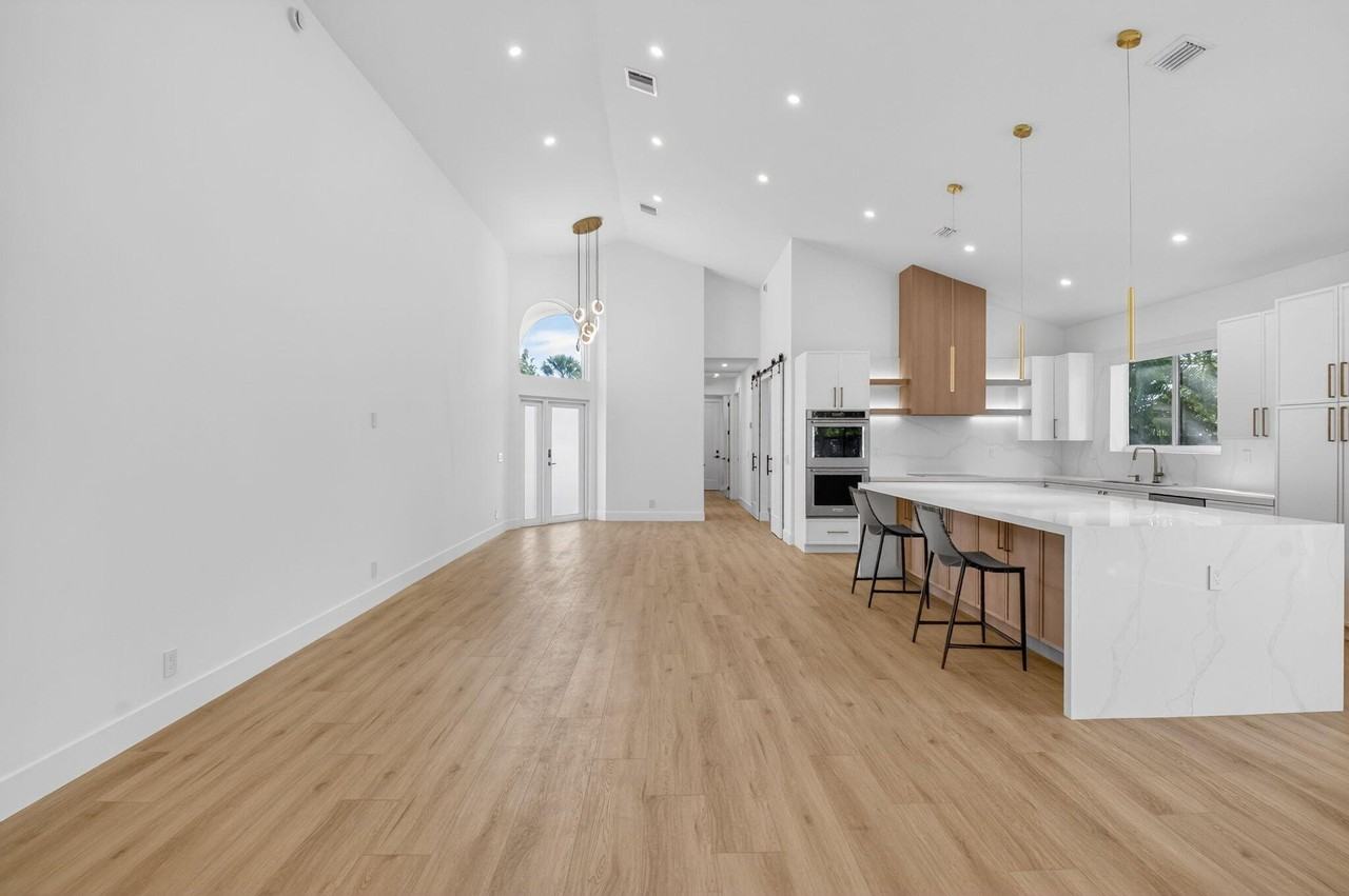 5537 Nw 21st Way - Photo 5 of 45