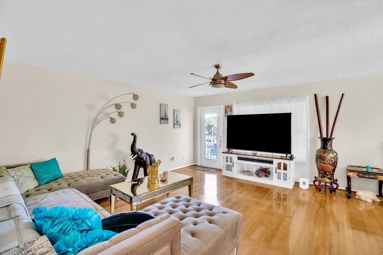 2 Vista Gardens Trl #202 - Photo 6 of 37