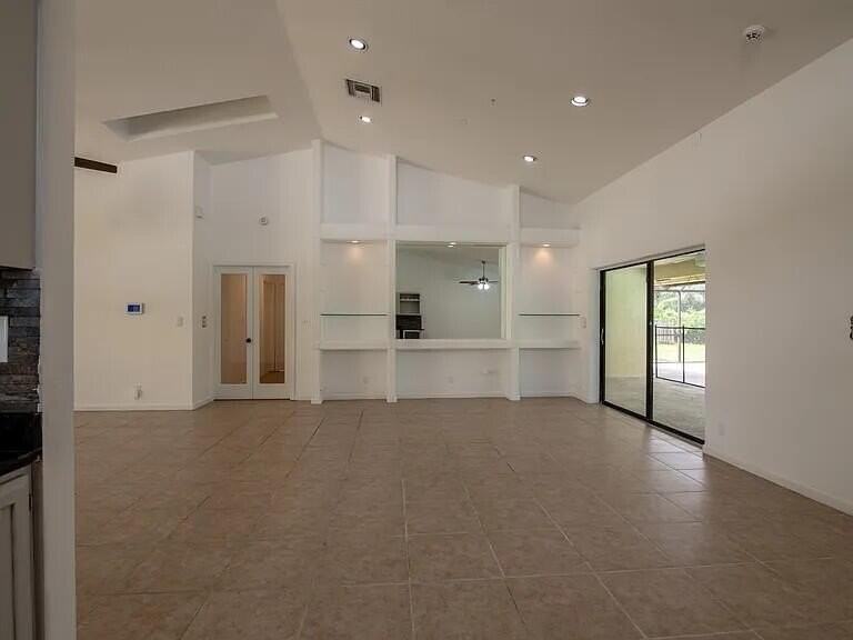 14616 Autumn Ave - Photo 3 of 12