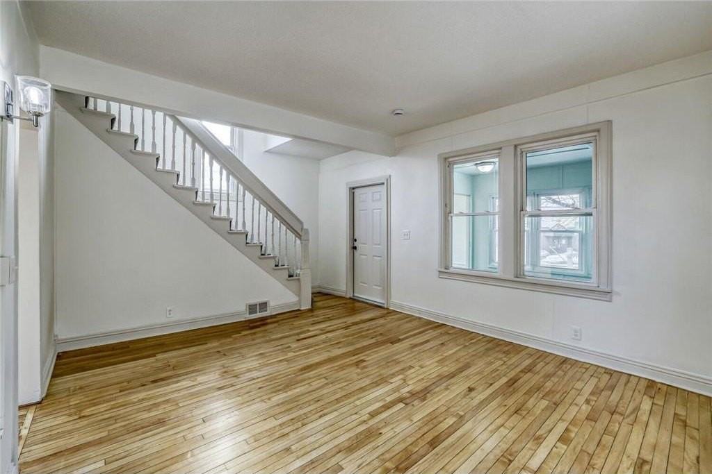 610 Fairview Ave N - Photo 7 of 29